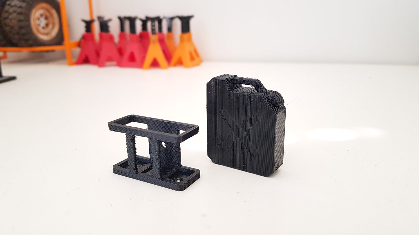 1:10 Scale Jerry can with cage